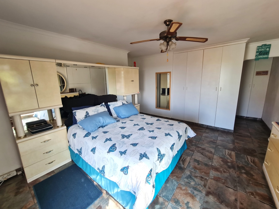 4 Bedroom Property for Sale in Ferreira Town Eastern Cape